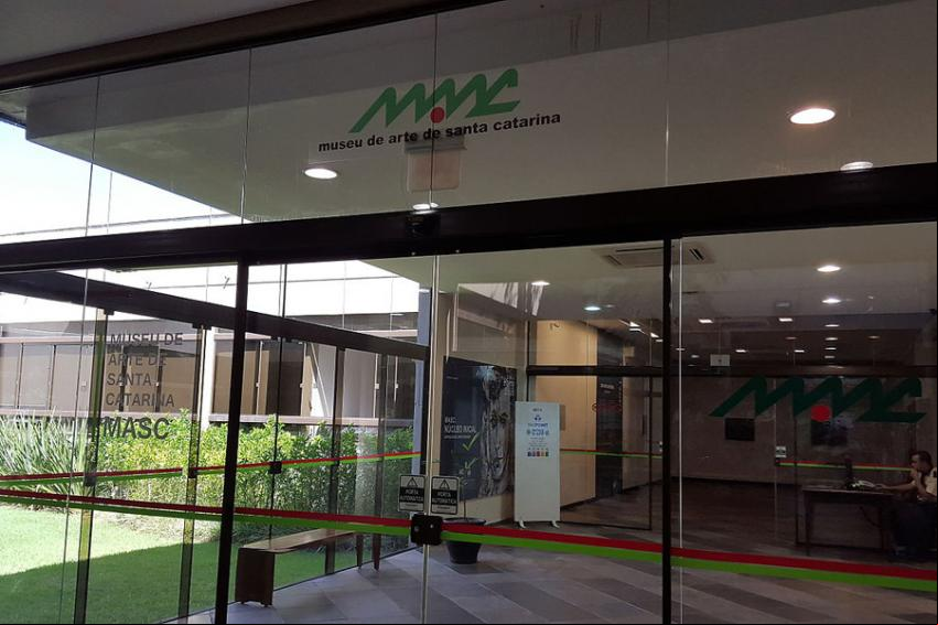 Entrada do Museu de arte de Santa Catarina - Foto: Rachmaninoff (Licen