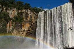 Cachoeira Rio dos Pardos - Foto: Rochelle Massinhan