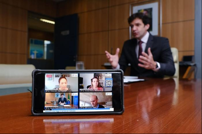Entrevistas online com o Ministro de Turismo Marcelo 
